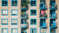 balkon apartments-1845884 1280